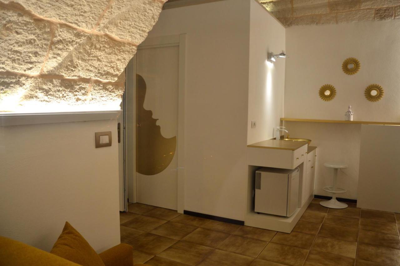 Gold White Exclusive House Hotel Полиняно а Маре Екстериор снимка