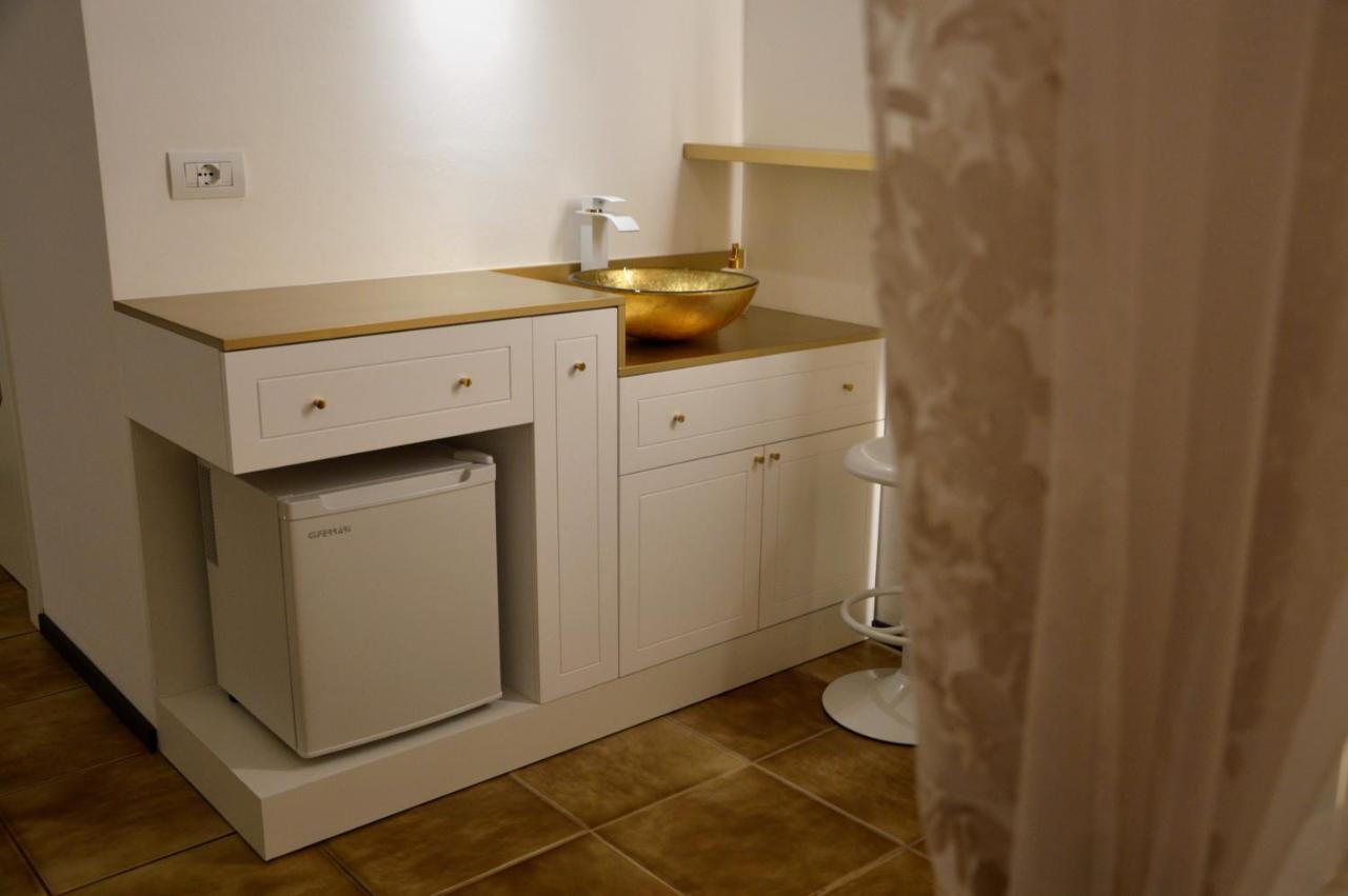 Gold White Exclusive House Hotel Полиняно а Маре Екстериор снимка